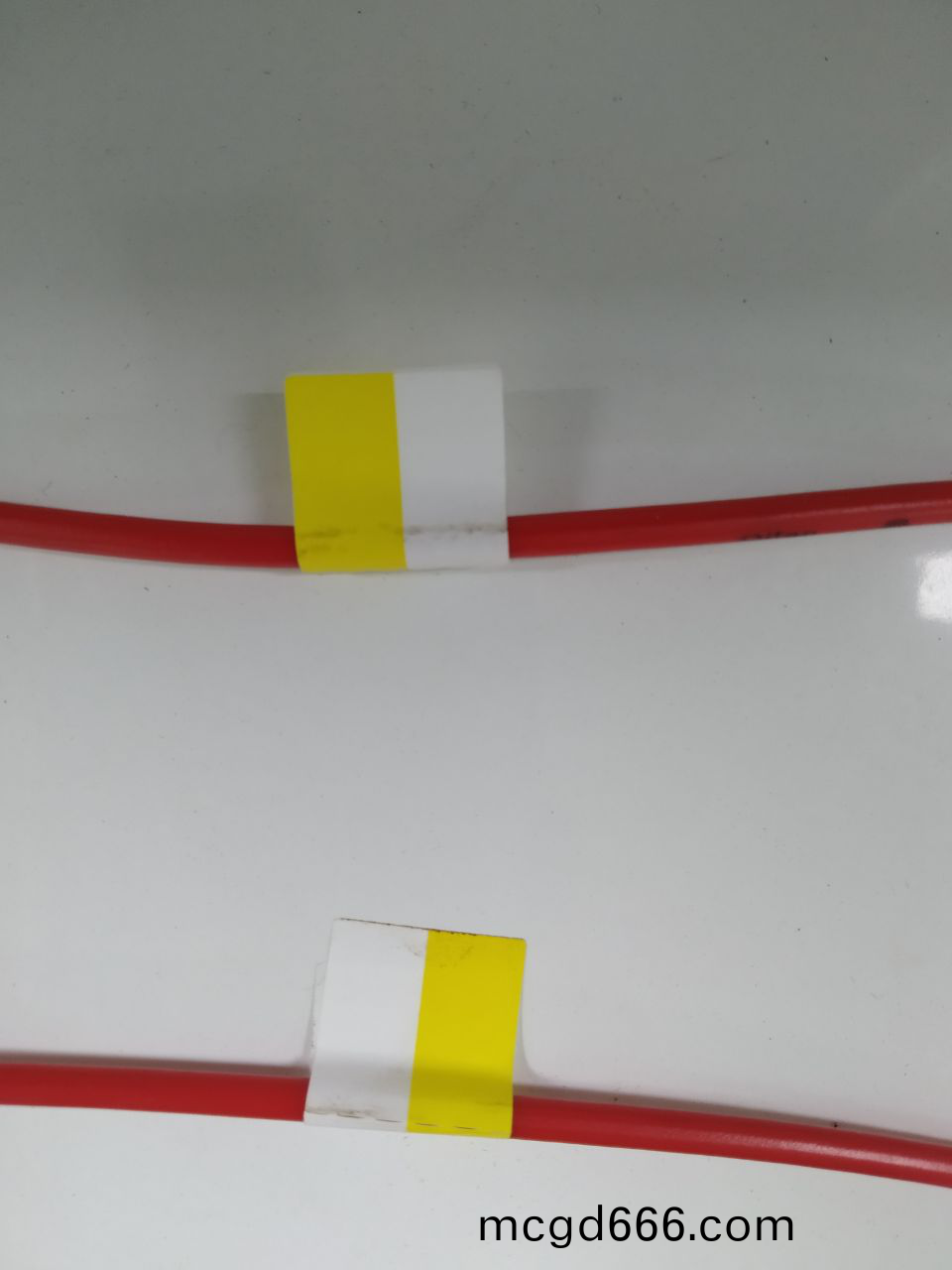缺陷(xian)標記器(qi)（在(zai)線貼(tie)標(biao)機(ji)）的(de)應用案例(li)